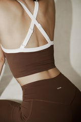 Model wearing sculpting leggings in soft fabric, showing a flattering fit and comfortable stretch for everyday wear.